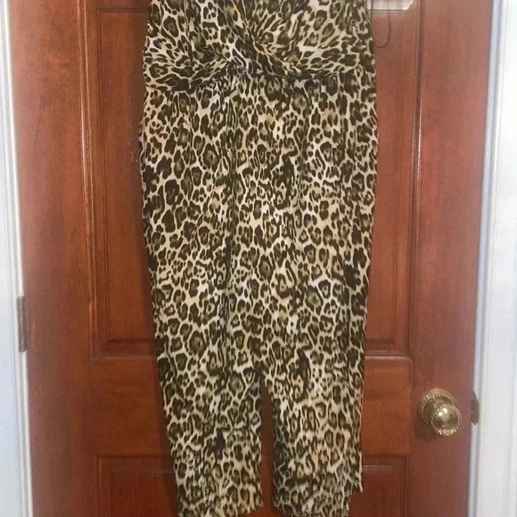 Candie’s leopard print jumpsuit - Picture 2 of 7